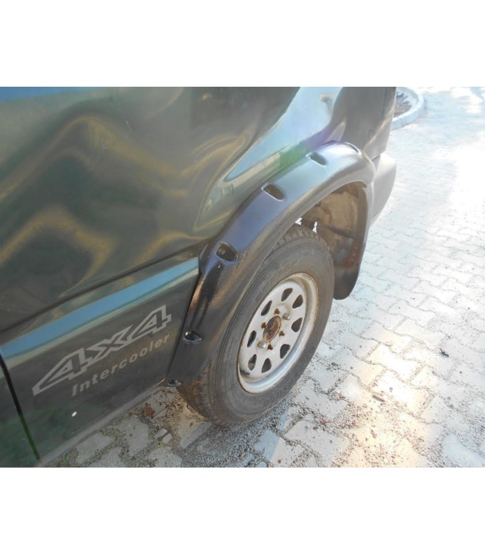 Aletines de rueda anchos para Nissan Terrano 2 -  3p