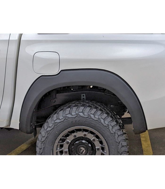 Aletines 4cm de rueda para Toyota Hilux Revo pick up 4x4