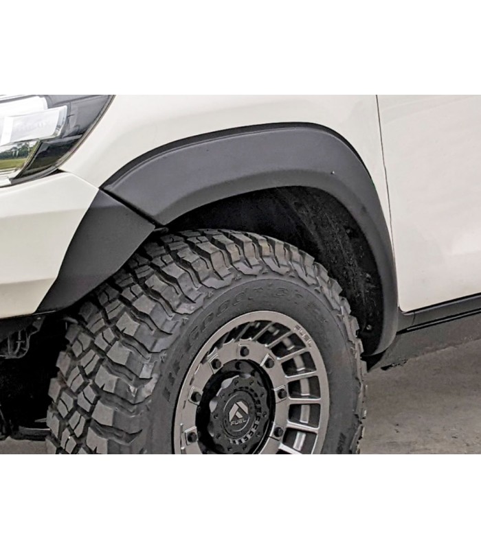Aletines 4cm de rueda para Toyota Hilux Revo pick up 4x4
